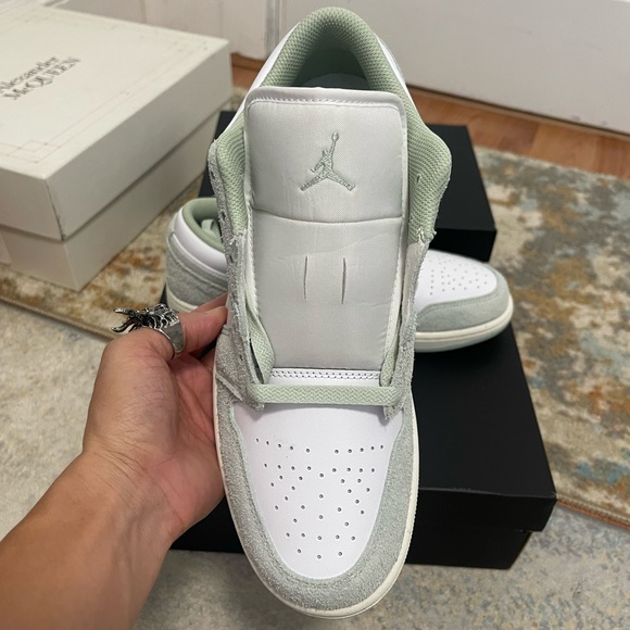 NIB Men’s Sz 10 (Euro Sz 44) Air Jordan 1 Low SE Sneakers In White/Sea-foam Sail - Picture 13 of 16